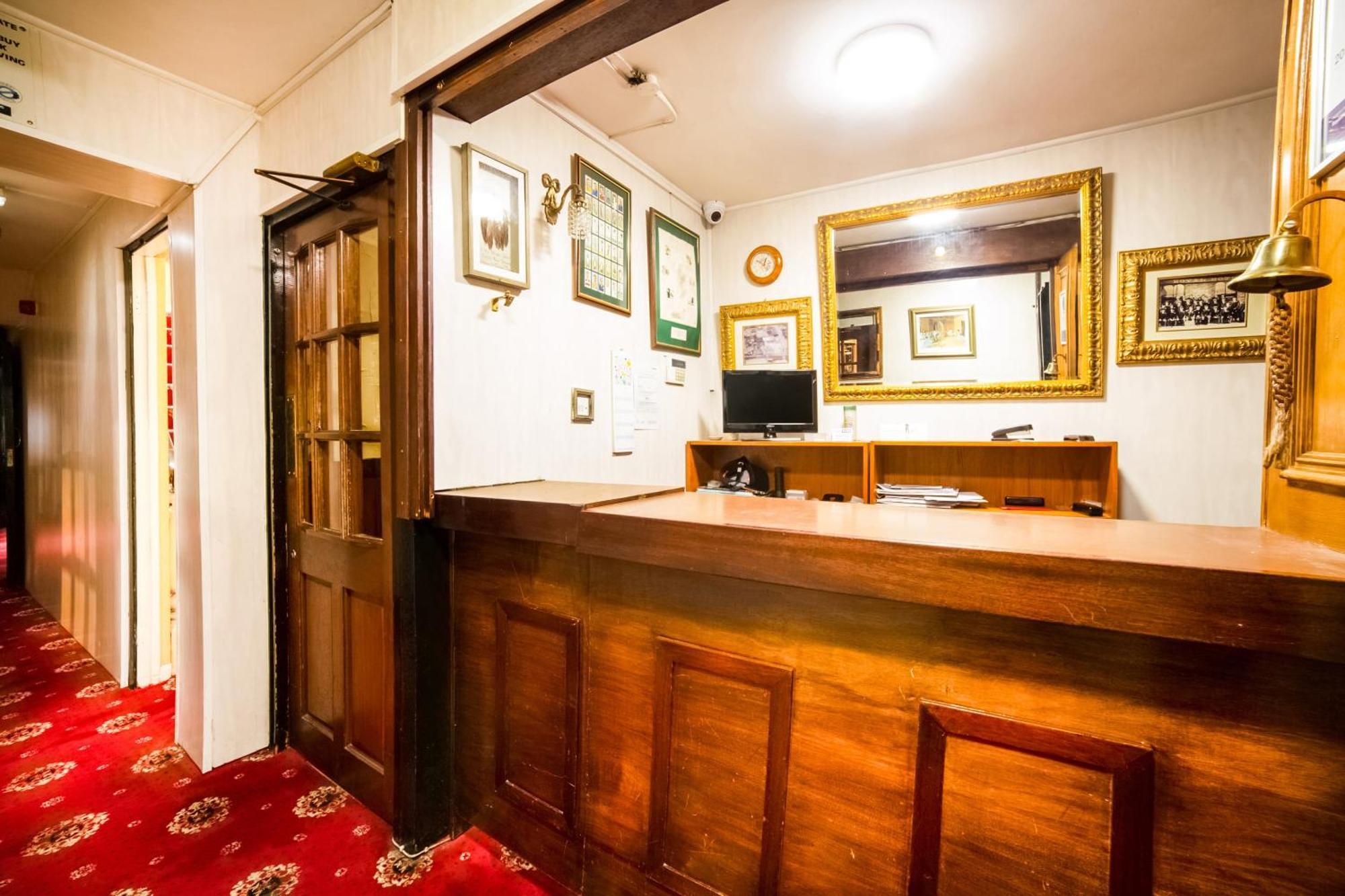 Oyo The Royal Hotel Dunston  Екстер'єр фото