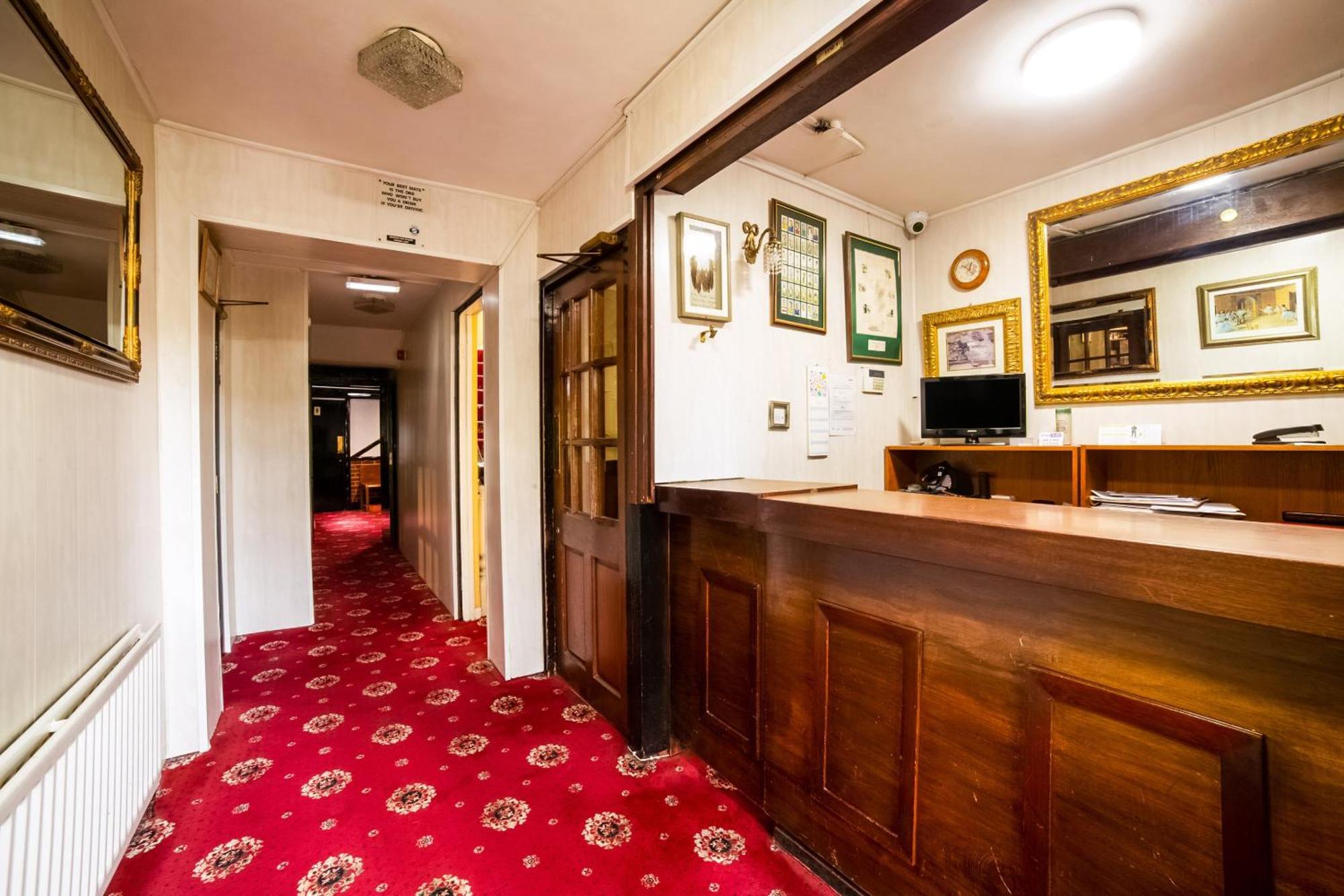Oyo The Royal Hotel Dunston  Екстер'єр фото